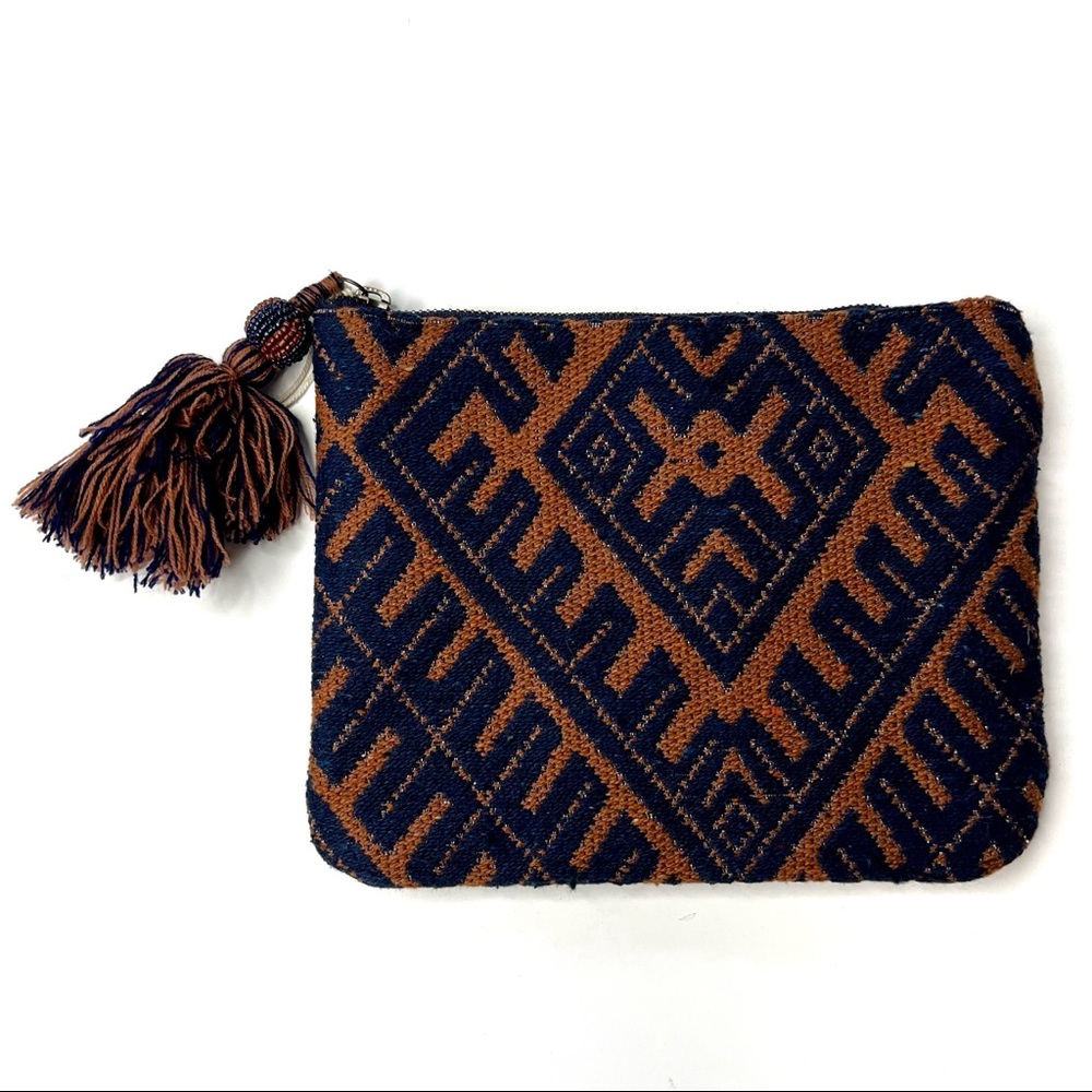 Universal Thread Pattern Clutch - image 1